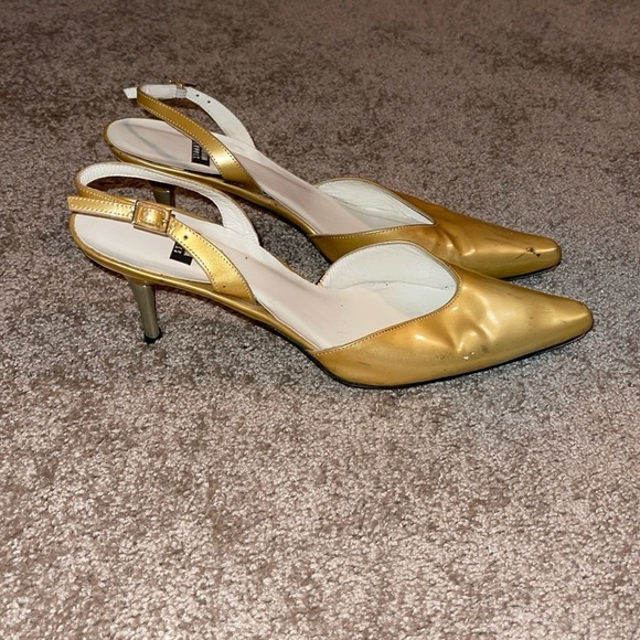 Stuart Weitzman Gold Wedges - Picture 1 of 8